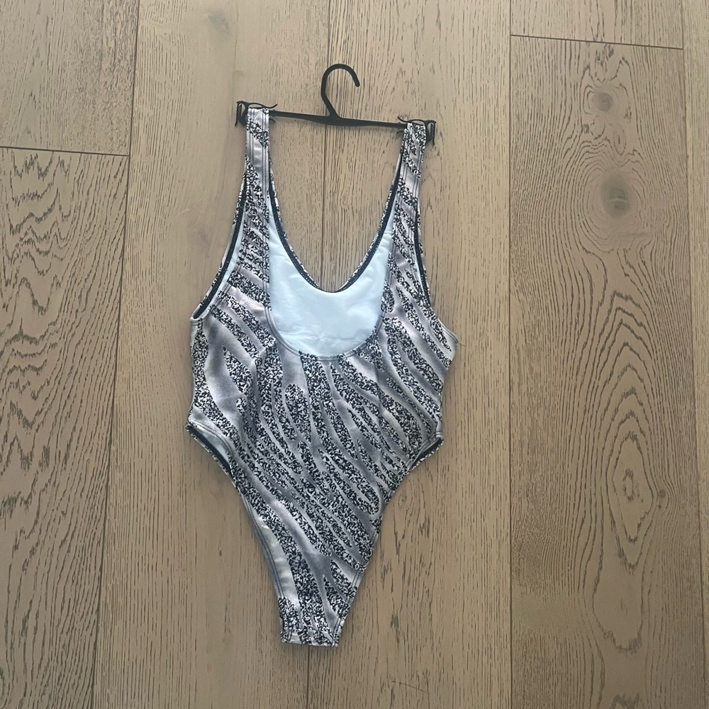 Size small shiny sexy high rise swimwear - new - Picture 4 of 5
